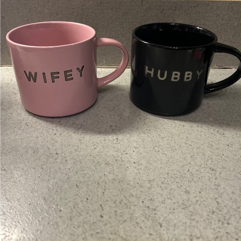 Wifey / Hubby Mug Set